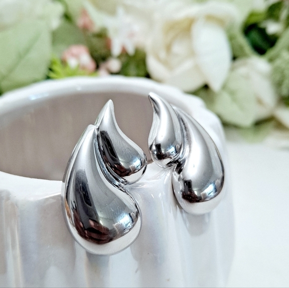 💖 2/$30 Teardrop silver earrings 18K Titanium steel boho punk‎ grunge emo - Picture 7 of 13